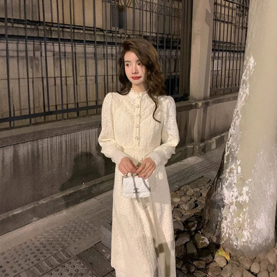 配大衣穿内搭打底裙2025秋冬新款白色蕾丝连衣裙女长裙高级感甜美