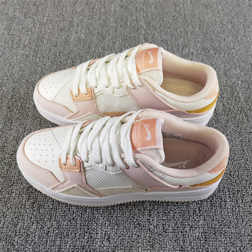 贵人鸟时尚运动休闲跑步鞋板鞋