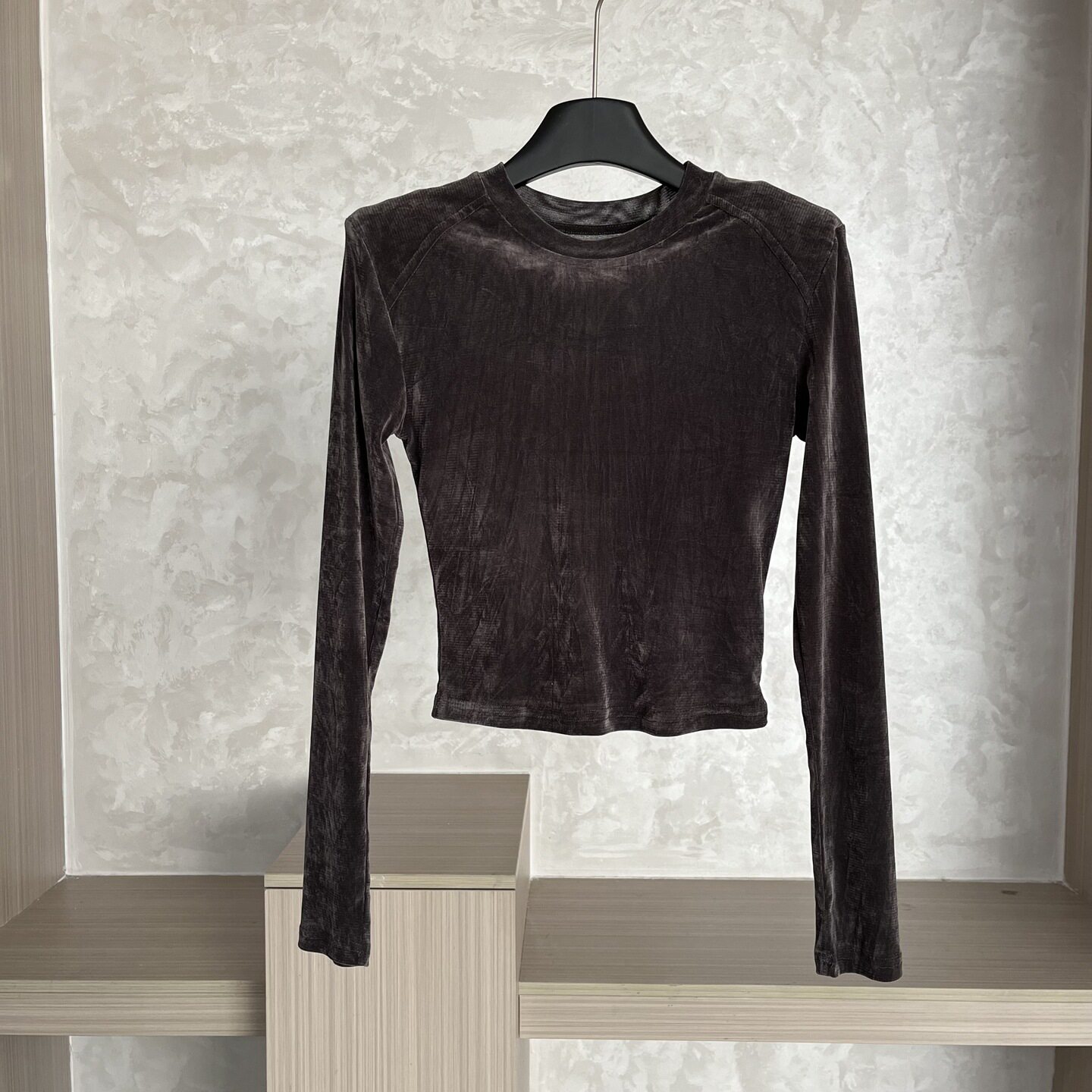 法式小众高级感丝绒长袖T恤女2026春季修身短款打底衫设计感上衣