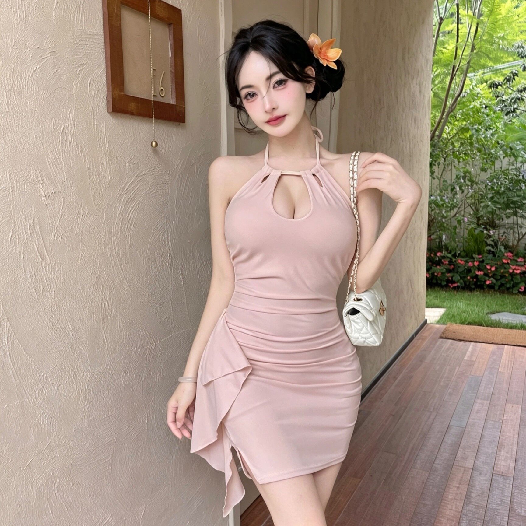性感包臀连衣裙挂脖紧身短裙