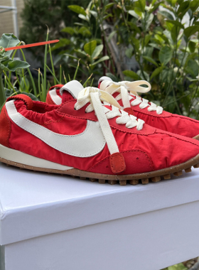 2026新款联名低帮软底系带休闲运动鞋女轻便勾勾跑步鞋红色平底鞋