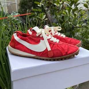 2026新款 女轻便勾勾跑步鞋 红色德训鞋 联名低帮软底系带休闲运动鞋