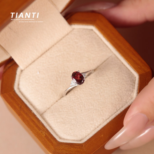 简约通勤款天然红石榴石纯银戒指