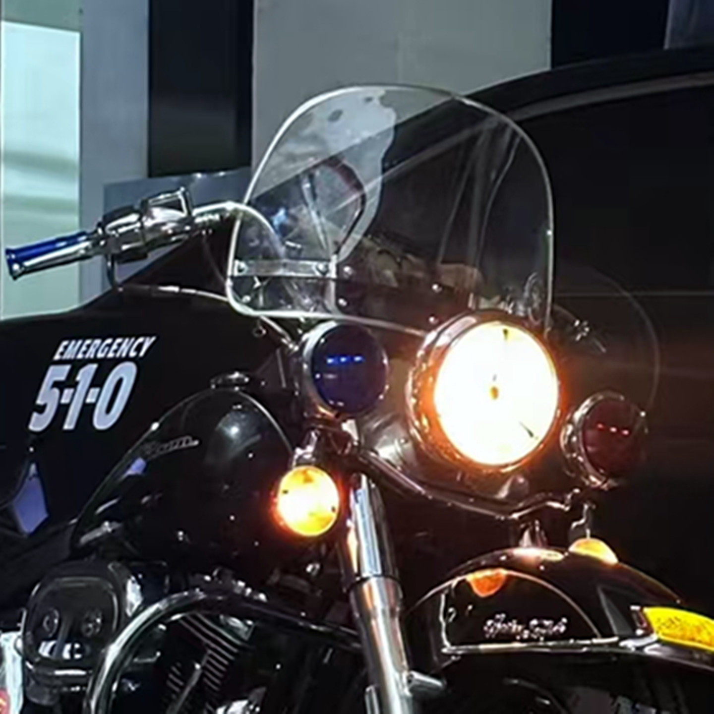 摩托车挡风玻璃挡风板挡风玻璃板玻璃板圆灯车改装透明挡风