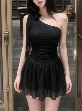 保守性感单肩蝴蝶结连体泳衣女平角裤黑色收腰显瘦A字裙式游泳衣