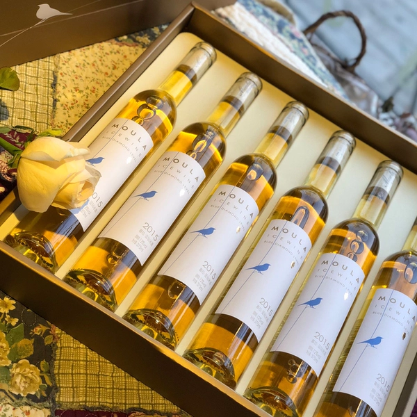 慕拉 蓝钻冰酒冰葡萄酒 375ml*6支礼盒装 天猫优惠券折后¥139包邮(¥179-40) 6款可选 慕拉 蓝钻冰酒冰葡萄酒 375ml*6支礼盒装 天猫优惠券折后¥139包邮(¥179-40) 6款可选