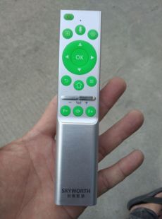 品牌摇控器一样 就可以用Dⅰy研究价