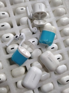 电商下架货不包好坏蓝牙耳机两款 随机发看懂下手售出不退不换