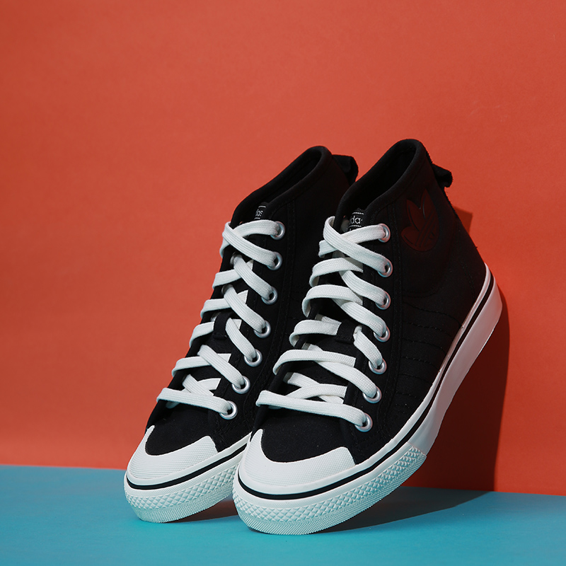 阿迪达斯男女经典休闲板鞋