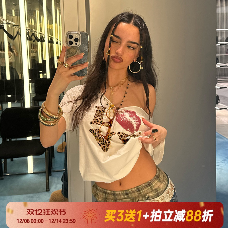 【美式辣妹】街头风红唇印花短袖