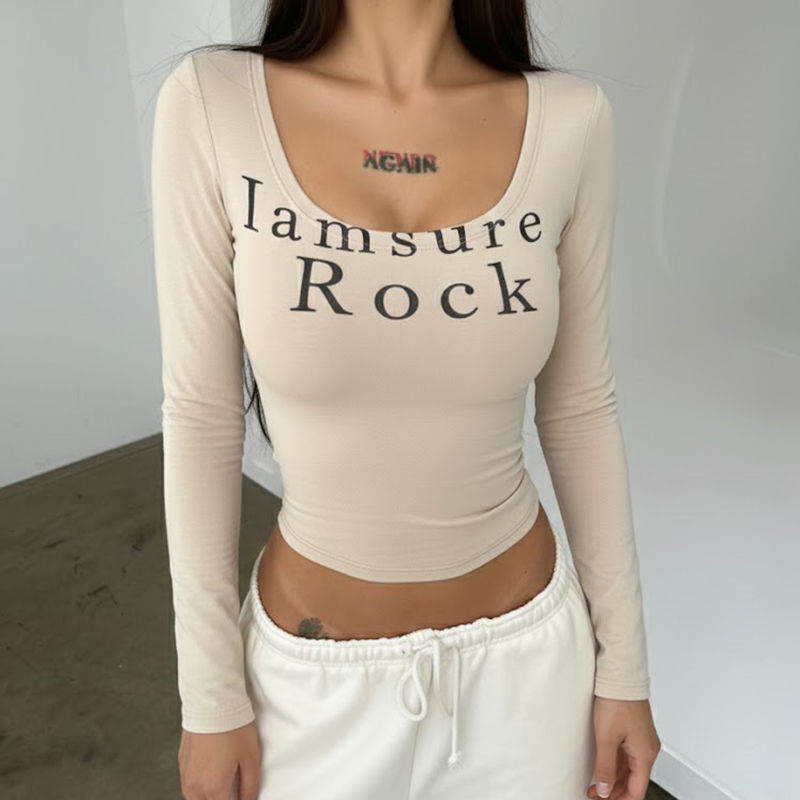 卡其色字母印花u领长袖T恤