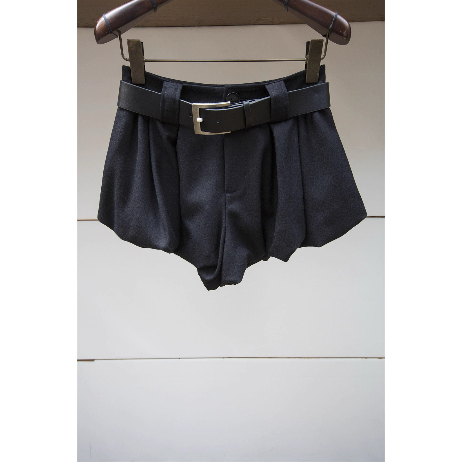 JR 专柜正品2025冬新款 高腰时尚通勤百搭花苞休闲短裤女XRJ7Y02D