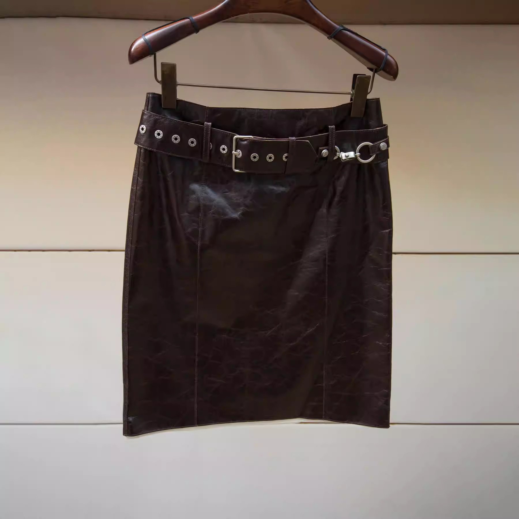 JR 2026年春季新款 露丝同款高腰机车风时尚羊皮革半身裙XSJ1U01C,女装/女士精品,礼服/晚装,淘宝优惠券,粉丝福利购,淘宝优惠卷