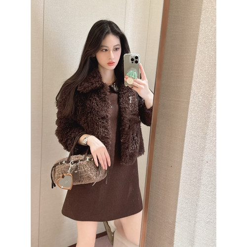 JR 2025冬季新款 时尚翻领珊瑚绒宽松羊羔绒短外套大衣XRJ7W09B