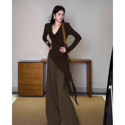 设计感荡领开叉长袖T恤女