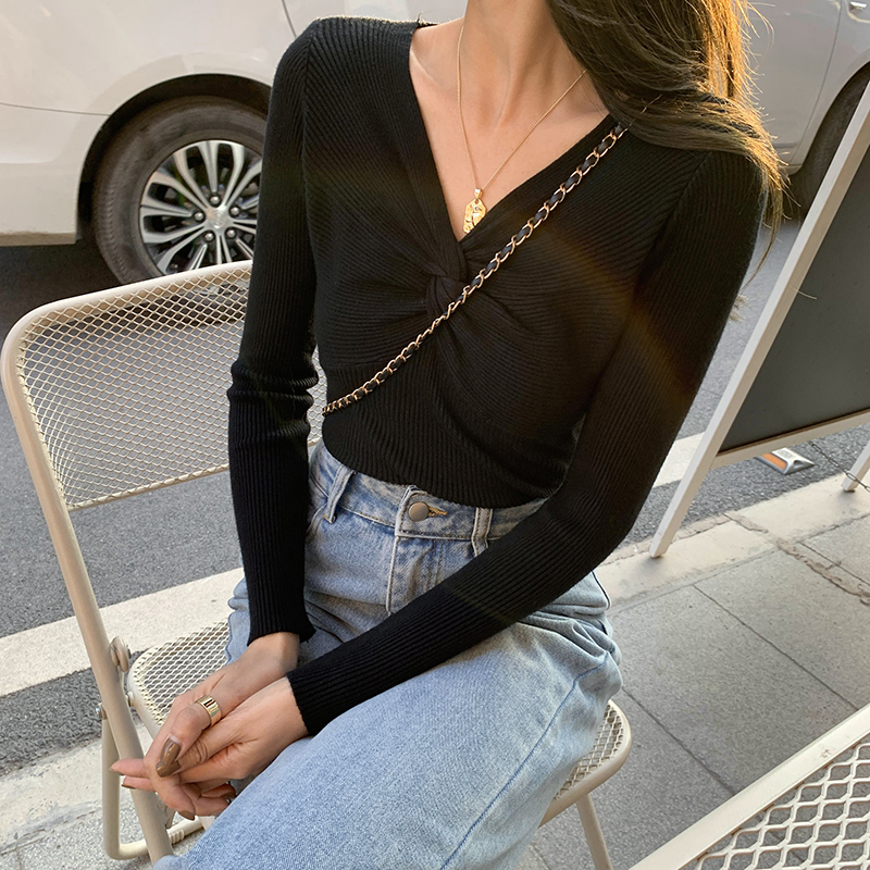 Real price real price autumn and winter gentle wind V-neck knitted bottoming shirt women's design sense slim fit with long sleeve sweater top