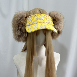 设计款冬季女保暖户外逛街小香风粗花呢黄色个性时尚空顶帽护耳帽