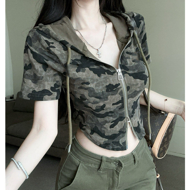 设计感连帽开衫迷彩服穿搭女士夏季外穿紧身短款露脐收腰辣妹上衣