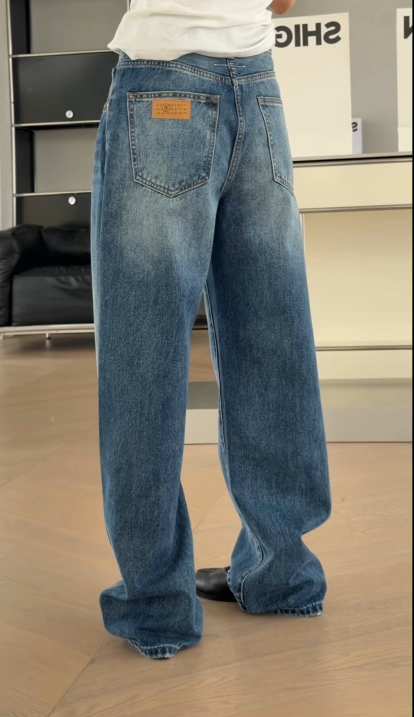 现 26638直筒裤诗歌兰女装2026春款百搭深蓝色口袋皮牌显瘦牛仔裤