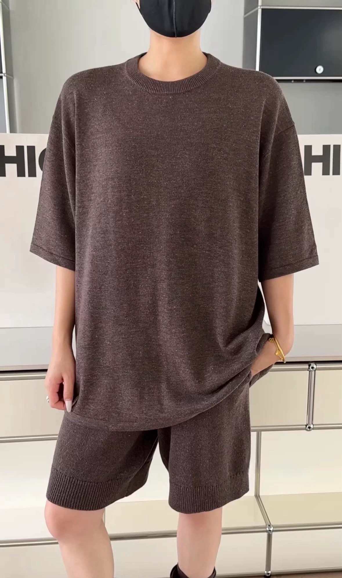 诗歌兰26秋季新女装 01005知性极简冷淡风优雅圆领短袖针织衫女