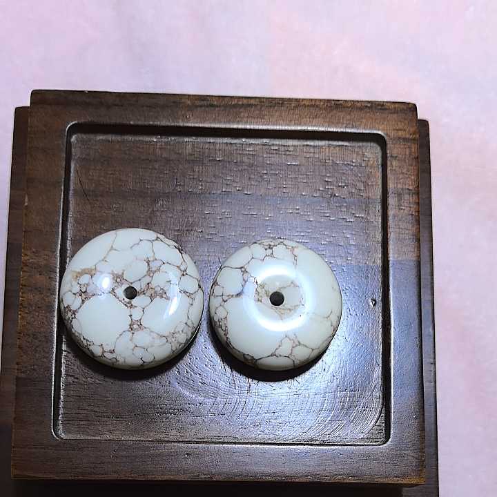 天然玉石象牙玉出自西藏像这样的血丝几乎很少见工厂直营店