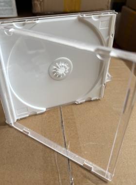欧版进口白色全新原版CD盒子，外壳透明托盘白色12爪77克送CD袋