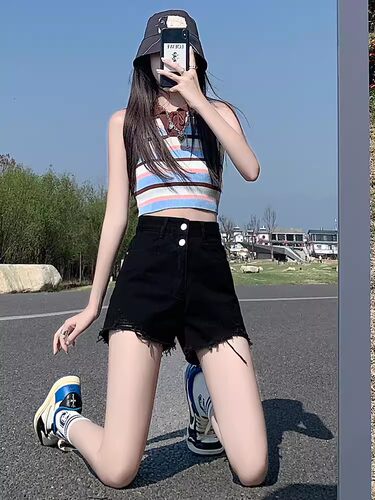 大码黑色高腰a字牛仔短热裤
