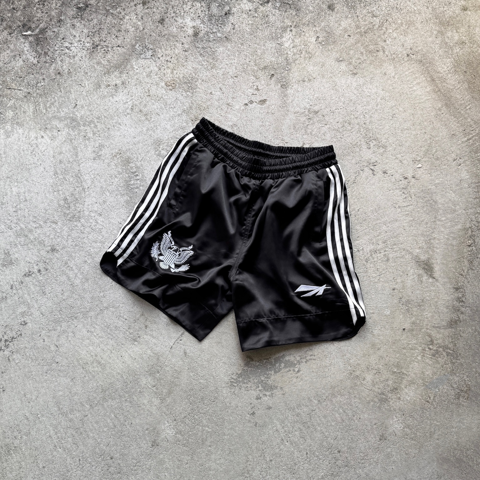 FalsePerception刺绣条纹