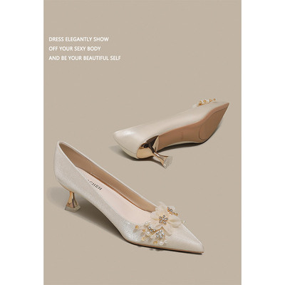 花朵新娘秀禾婚纱两用结婚鞋女不累脚法式绝美缎面低跟订婚高跟鞋
