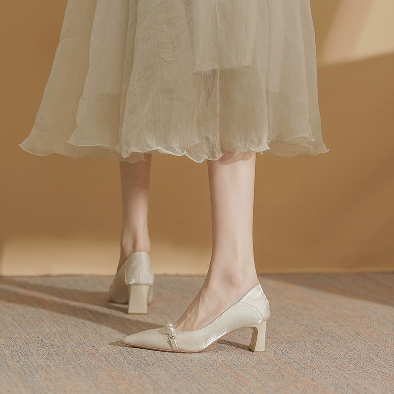 法式白色旗袍高跟鞋女2023年新款粗跟仙女尖头婚鞋伴娘鞋平时可穿