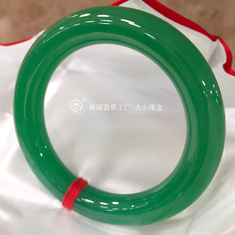 大小珠宝 冰种满绿翡翠手镯圆条57 高端天然翡翠玉镯子一千万以上