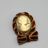 AO复古vintage丝绒浮雕胸针孤品