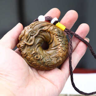 绿檀木雕龙头平安扣随身挂饰手把件绿檀香雕刻工艺品生肖龙车挂件