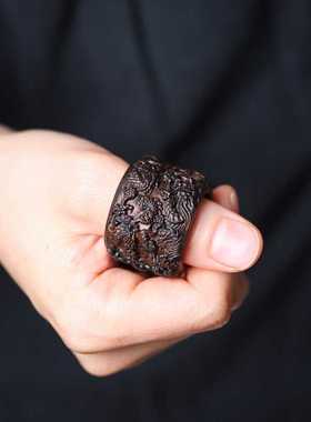 2025龙年中式国潮九龙扳指男女款达拉干沉香木雕龙文玩手把件戒指