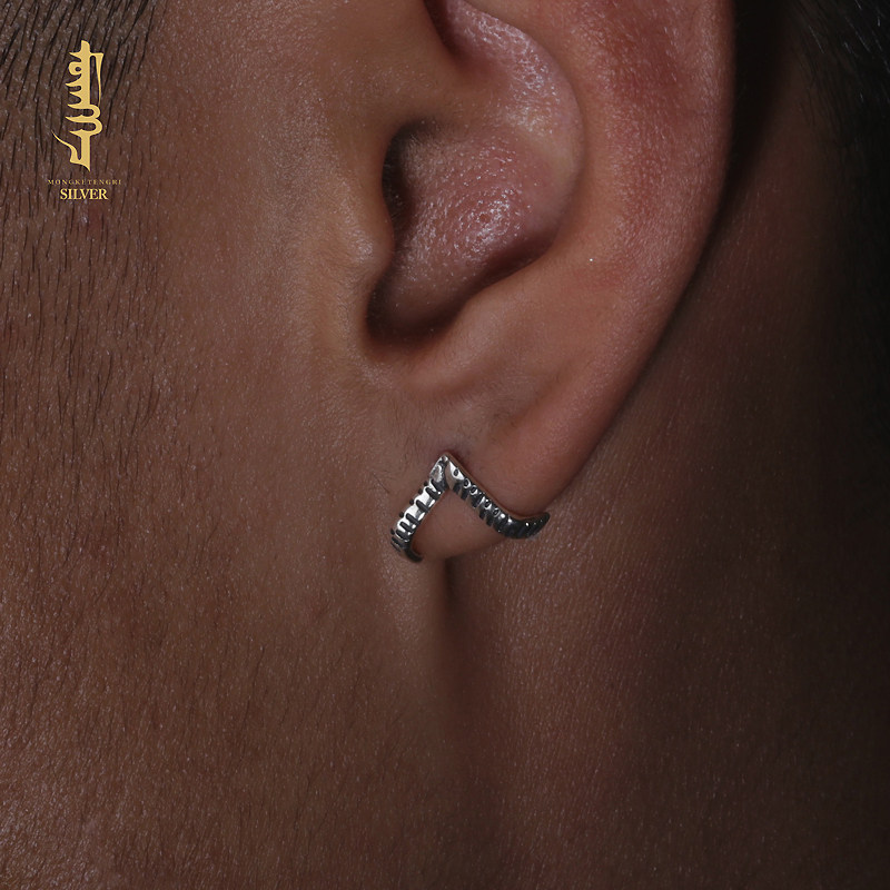 蒙客银耳钉欧美男简约设计师新款V字嘻哈街头个性复古三角形耳环
