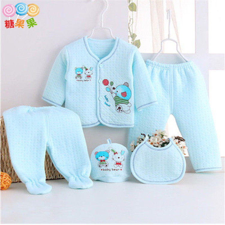 Coffret cadeau pour bébé - Vêtements + Accessoires - Ref 1961934 Image 1