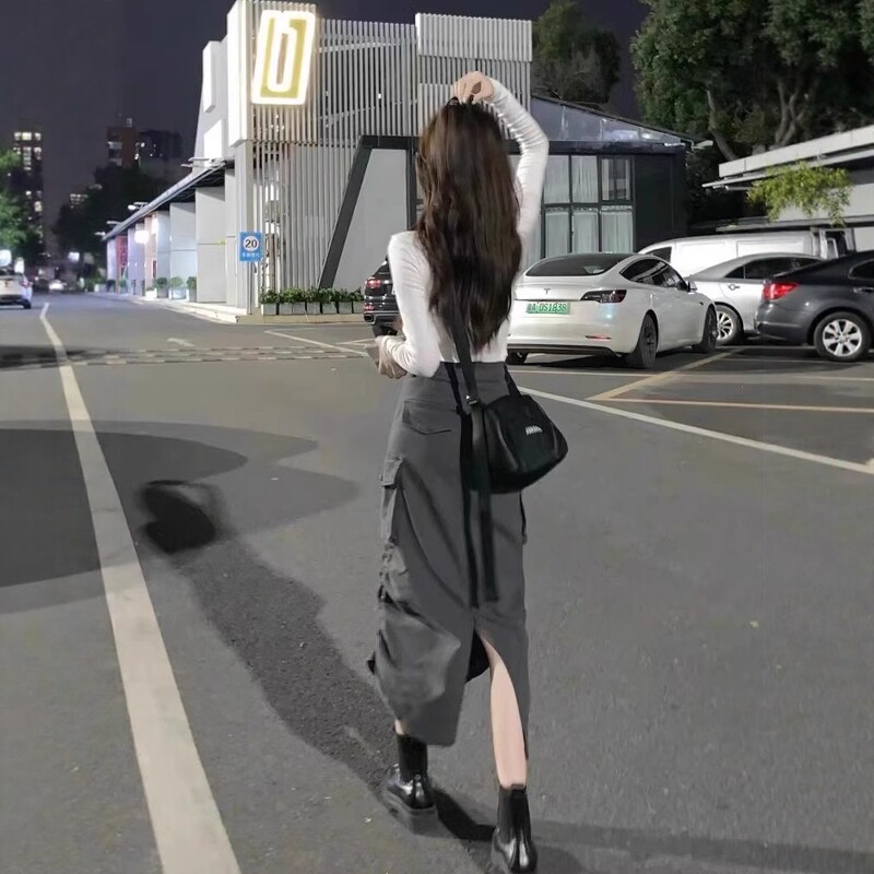 灰色工装半身裙女夏季2026年新款设计感高腰显瘦中长版直筒a字裙