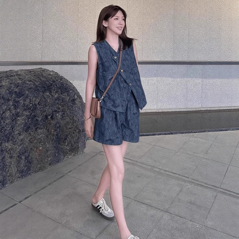 休闲套装女夏季薄款2026新款高级感气质名媛牛仔马甲短裤两件套