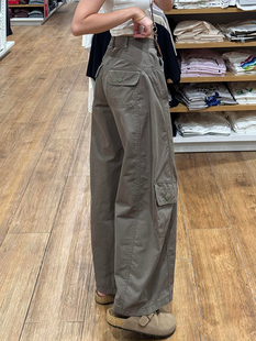 工装裤女酷飒风秋冬2025新款美式宽松军绿色多口袋休闲弯刀长裤子