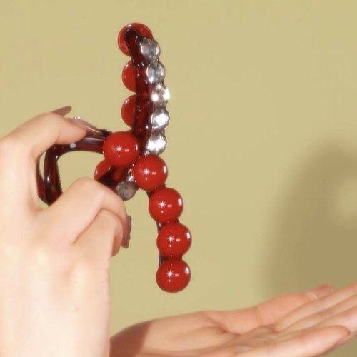 柏思亚红豆气质国风红珠珠简约8cm抓夹后脑勺盘发夹子鲨鱼夹发饰