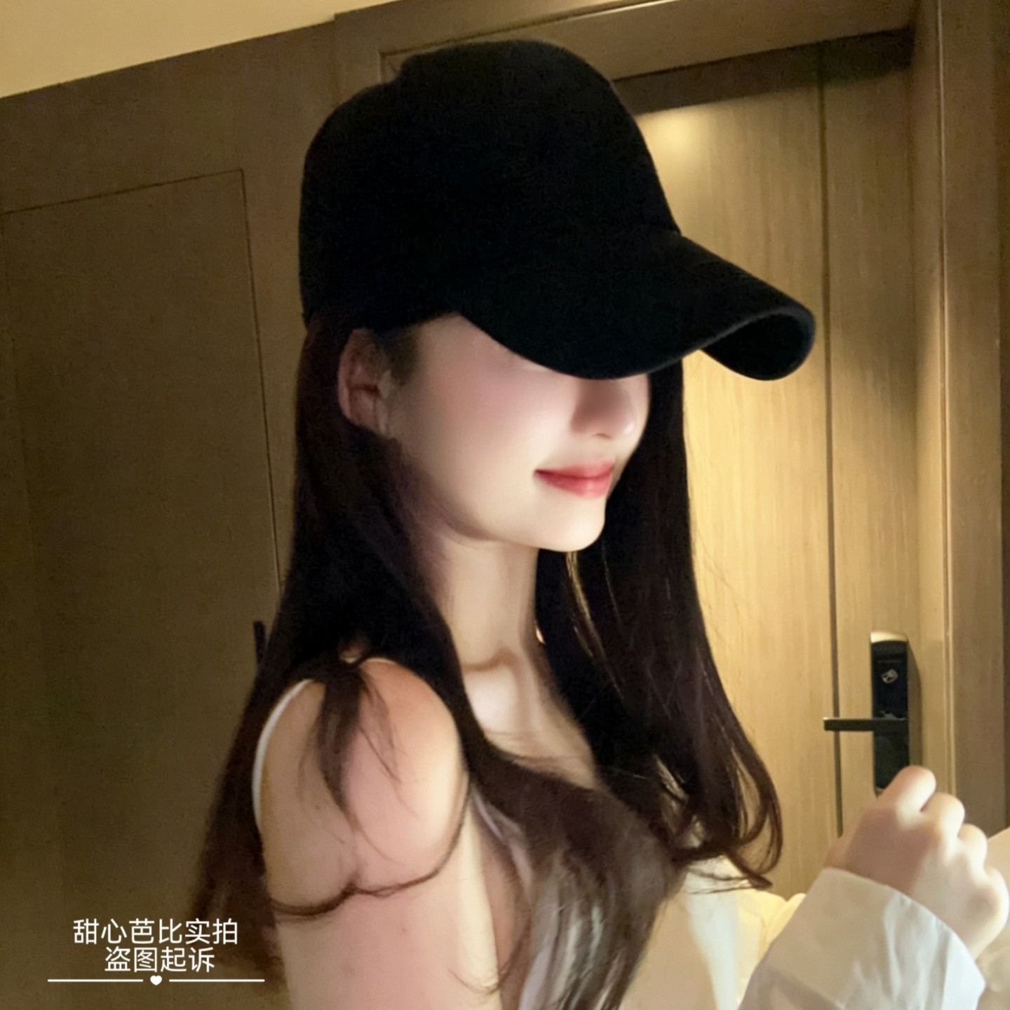 韩国网红黑色M标硬顶鸭舌帽女显脸小百搭棒球帽男时尚遮阳帽子女