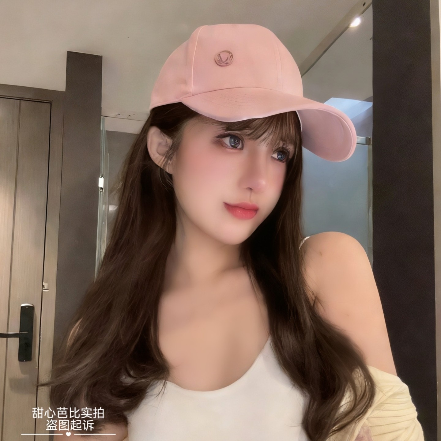 韩国春夏粉色M标硬顶鸭舌帽女显脸小百搭棒球帽男时尚遮阳帽子女