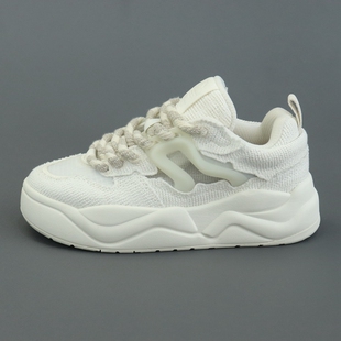 安踏女鞋大面包板鞋夏季轻便透气时尚百搭休闲运动鞋122428091