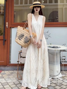 很仙高级感白色V领提花无袖 连衣裙女夏宽松长裙子 肌理感宽松大码