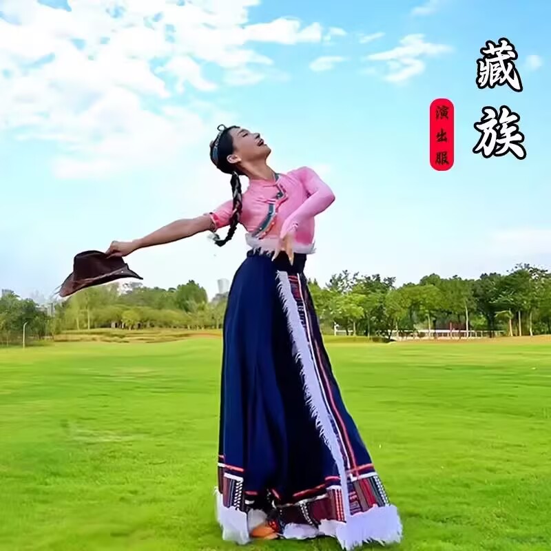 藏族舞蹈演出服女夏辉不姓夏起舞