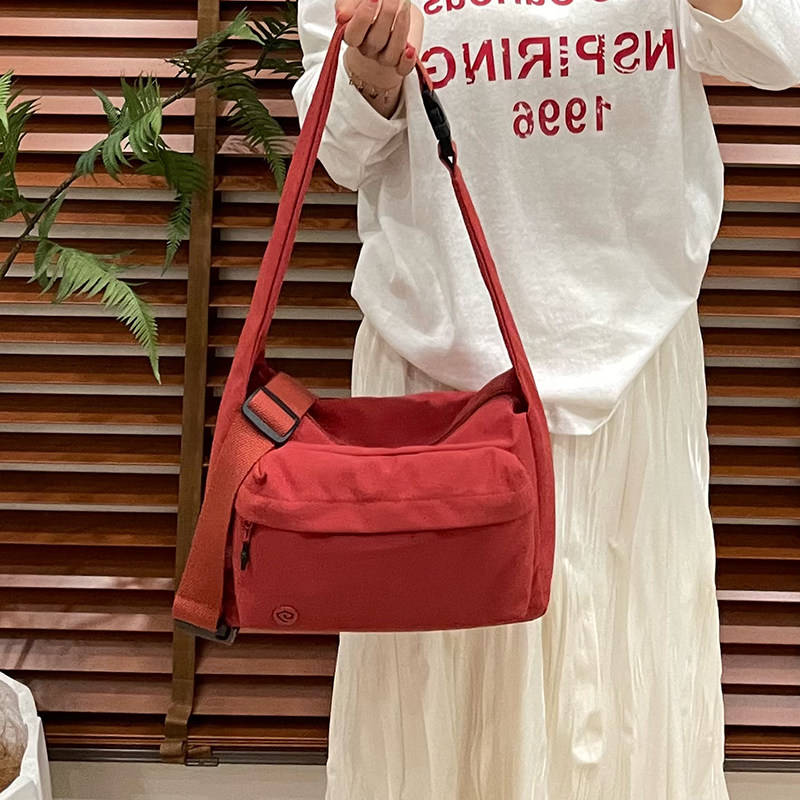 时尚新款包包女斜挎包单肩女士牛津布手提包2025新款多口袋旅行包