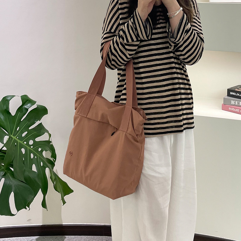 2025秋冬新款托特包简约设计感帆布手提包女日系大容量单肩通勤包