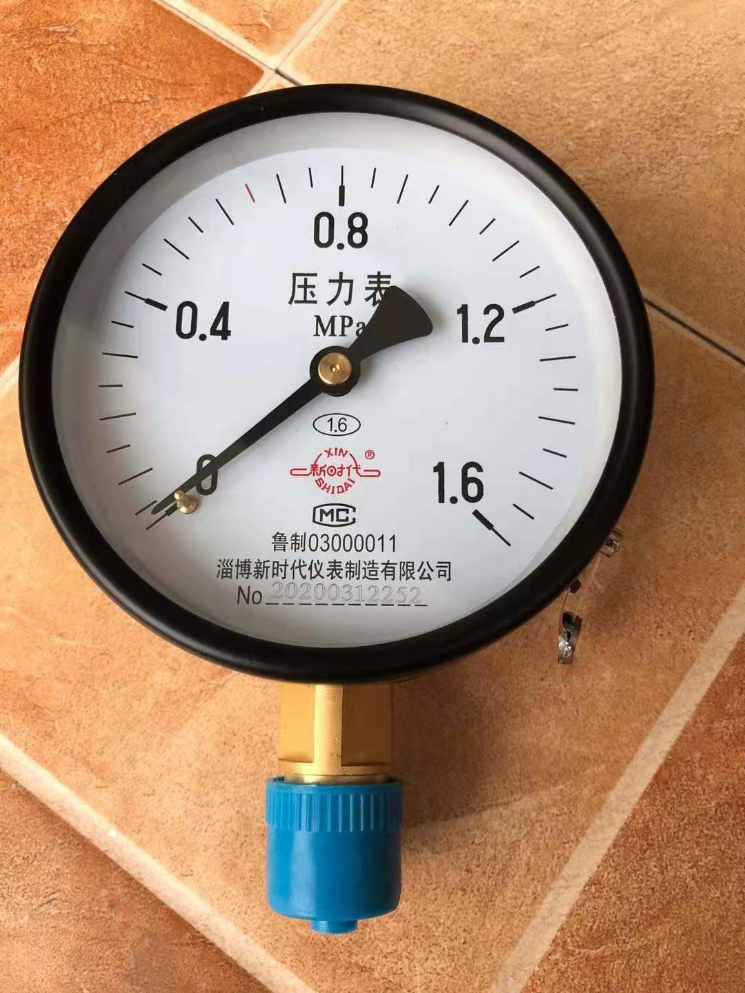 山東電加熱蒸發器壓力表