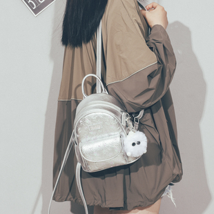 时尚印花迷你双肩包女2026新款百搭小众高级感学生出游旅行小背包