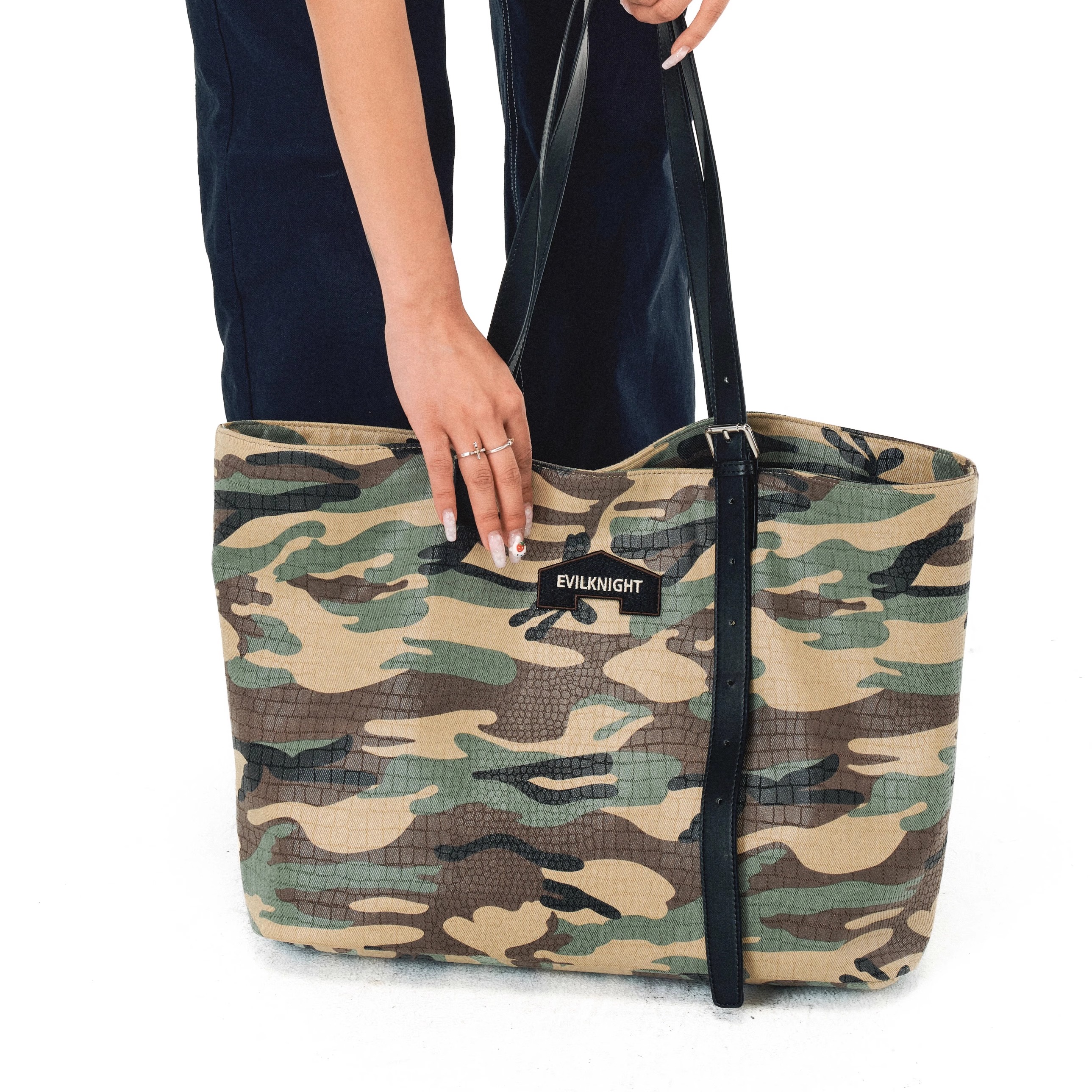 EK/EVILKNIGHT 大容量包包2025新款潮牌迷彩手提单肩男女通勤包